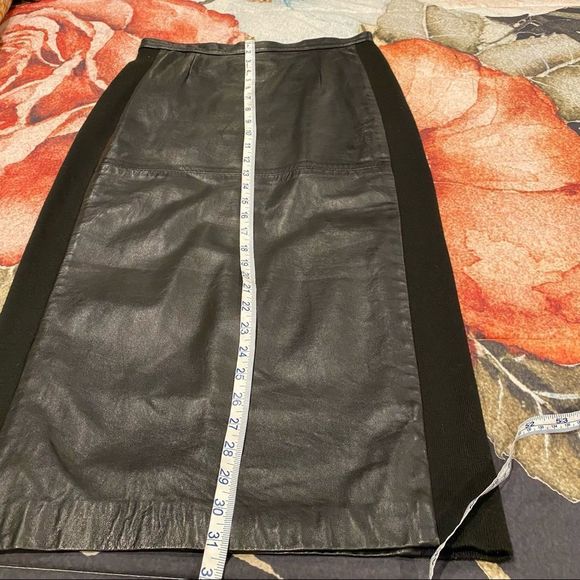 NETO VINTAGE fitted high waisted midi leather pencil skirt w/knit sides - Picture 6 of 10